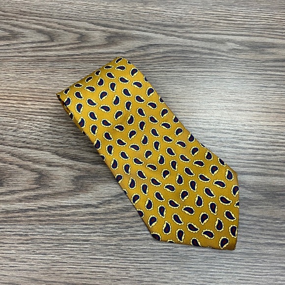 Brooks Brothers Gold w/ Navy & Red Paisley Tie - Picture 1 of 4